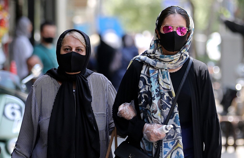 Irán registra 221 decesos por coronavirus en 24 horas, otro récord diario