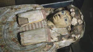 Una momia egipcia de más de 2.500 años “parecida a un niño” no era humana (Fotos)