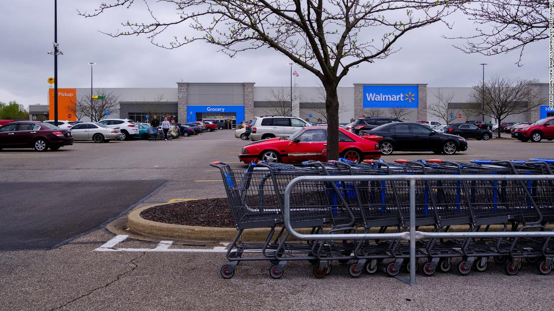 Walmart transformará 160 de sus estacionamientos en salas de autocine