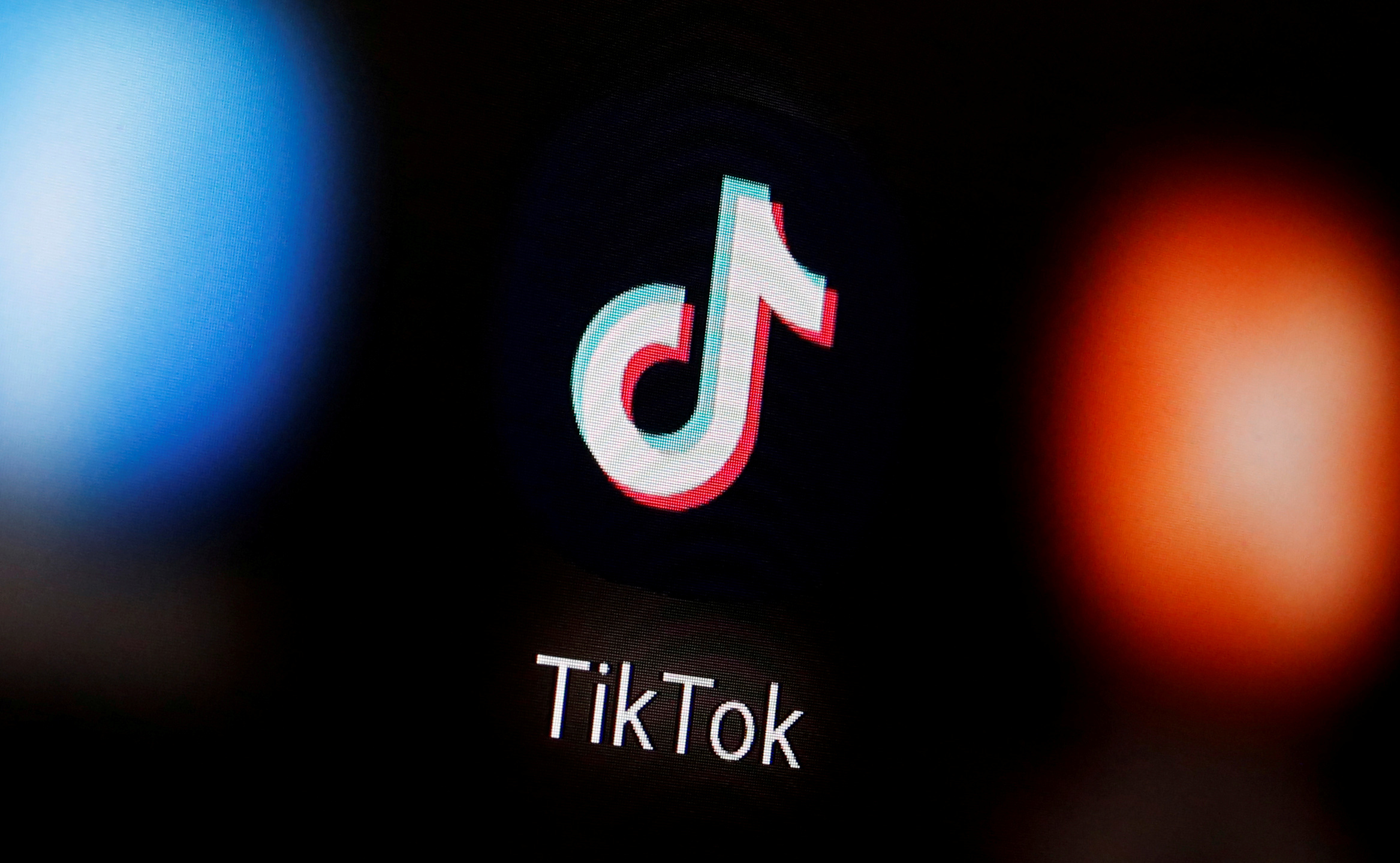 TikTok debe convertirse en una empresa de EEUU, alertó el secretario del Tesoro
