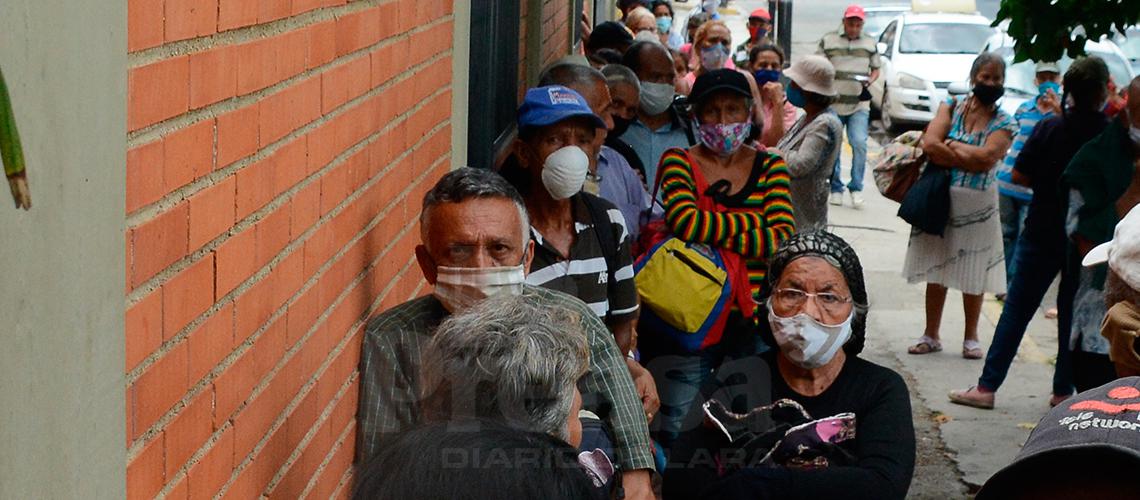 Trámites bancarios se convierten en un dolor de cabeza para los venezolanos
