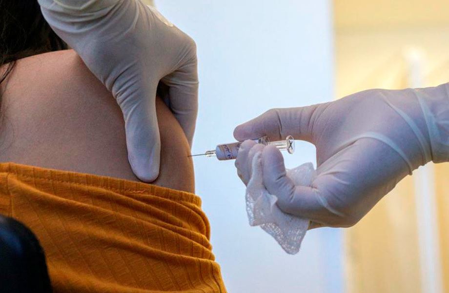 Falta de dosis frena la vacunación contra el coronavirus en Brasil