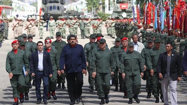Maduro desplegó a la Fuerza Armada para atender el deslave del río El Limón