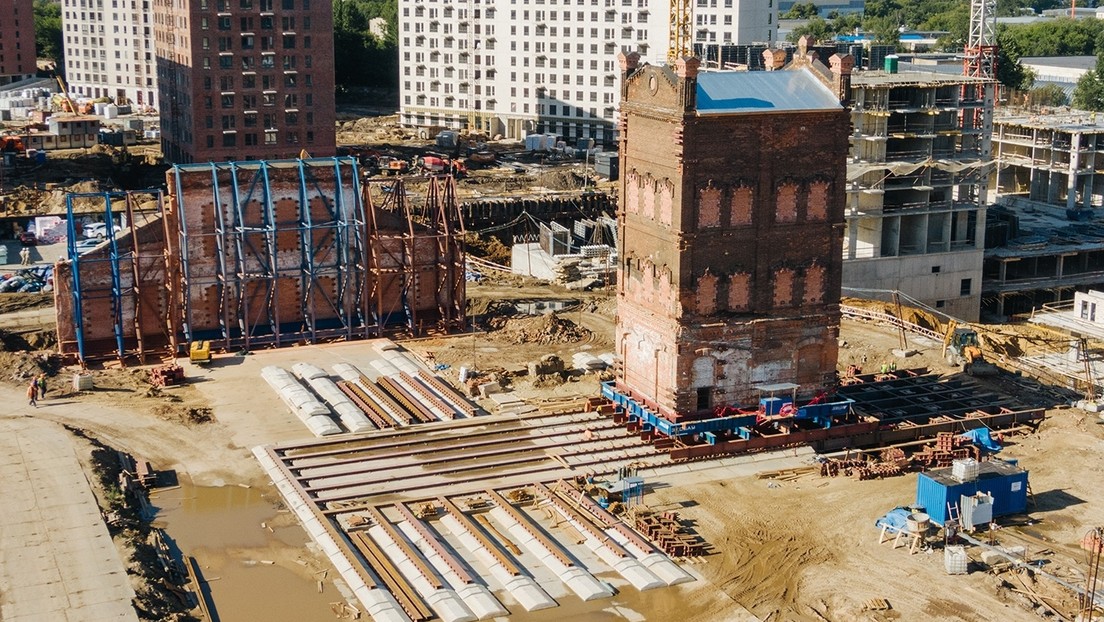 El traslado de un edificio histórico de Moscú en 30 segundos (Video)