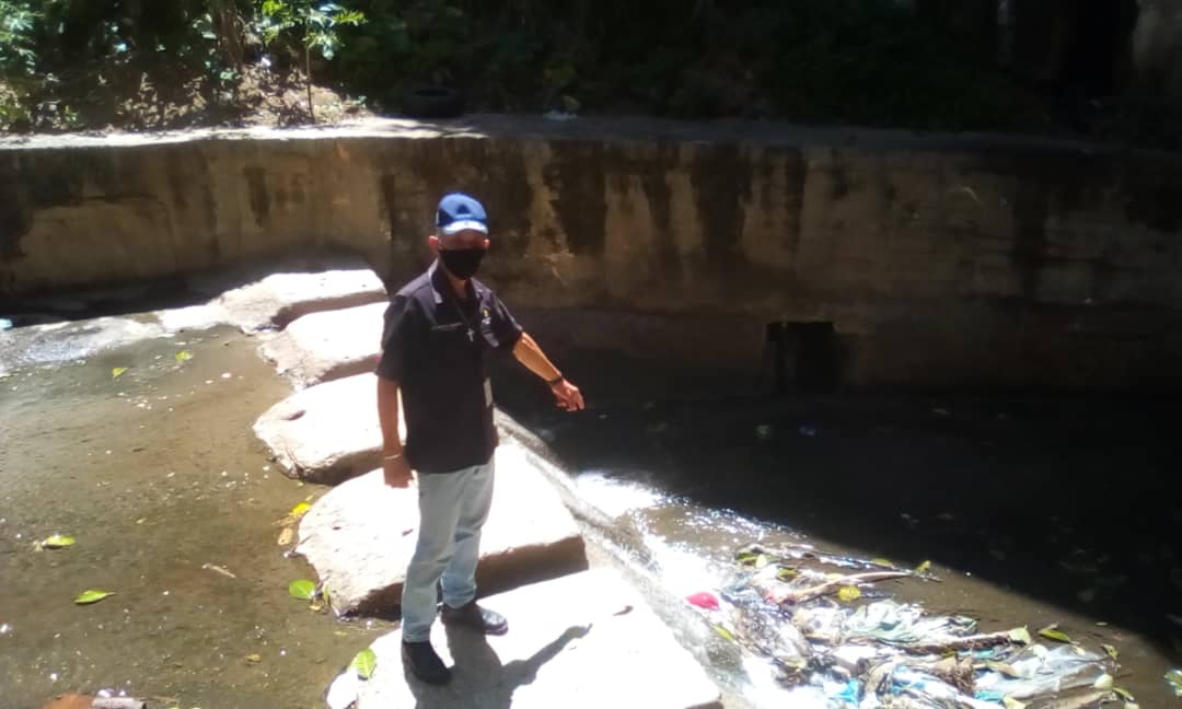 Denuncian que la quebrada Catuche es un foco de infecciones que pone en riesgo a la sociedad