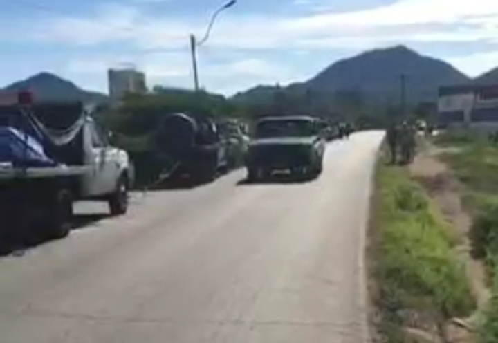 Nueve días en colas por gasolina: Hasta carpas hacen los ciudadanos para aguantar la pela en Nueva Esparta (Video)