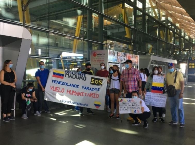 Venezolanos varados en España siguen clamando por ayuda para regresar