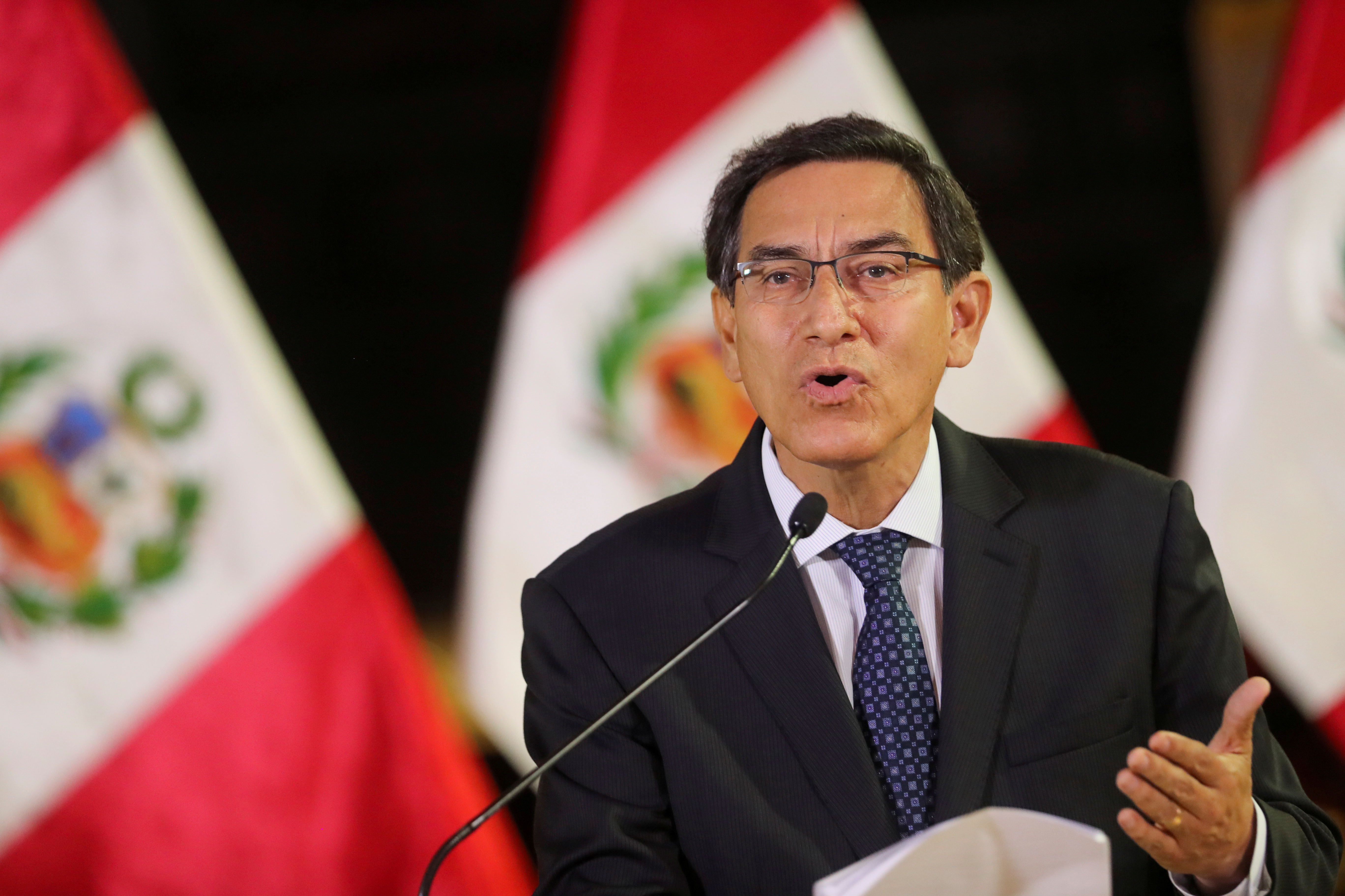 Expresidente Vizcarra fue inhabilitado por 10 años tras escándalo de vacunación en Perú