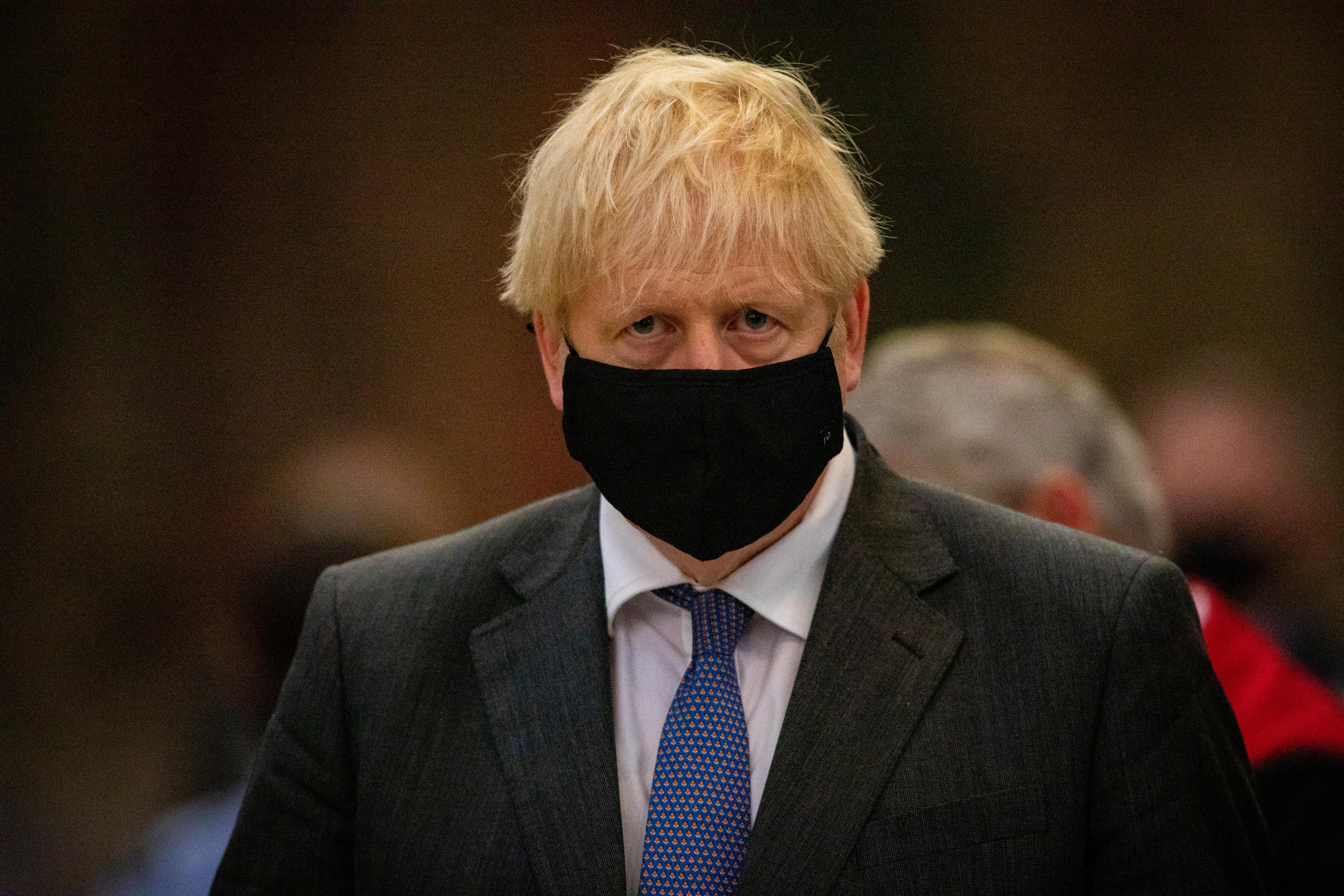 Boris Johnson relajará las restricciones contra el coronavirus en Reino Unido durante Navidades