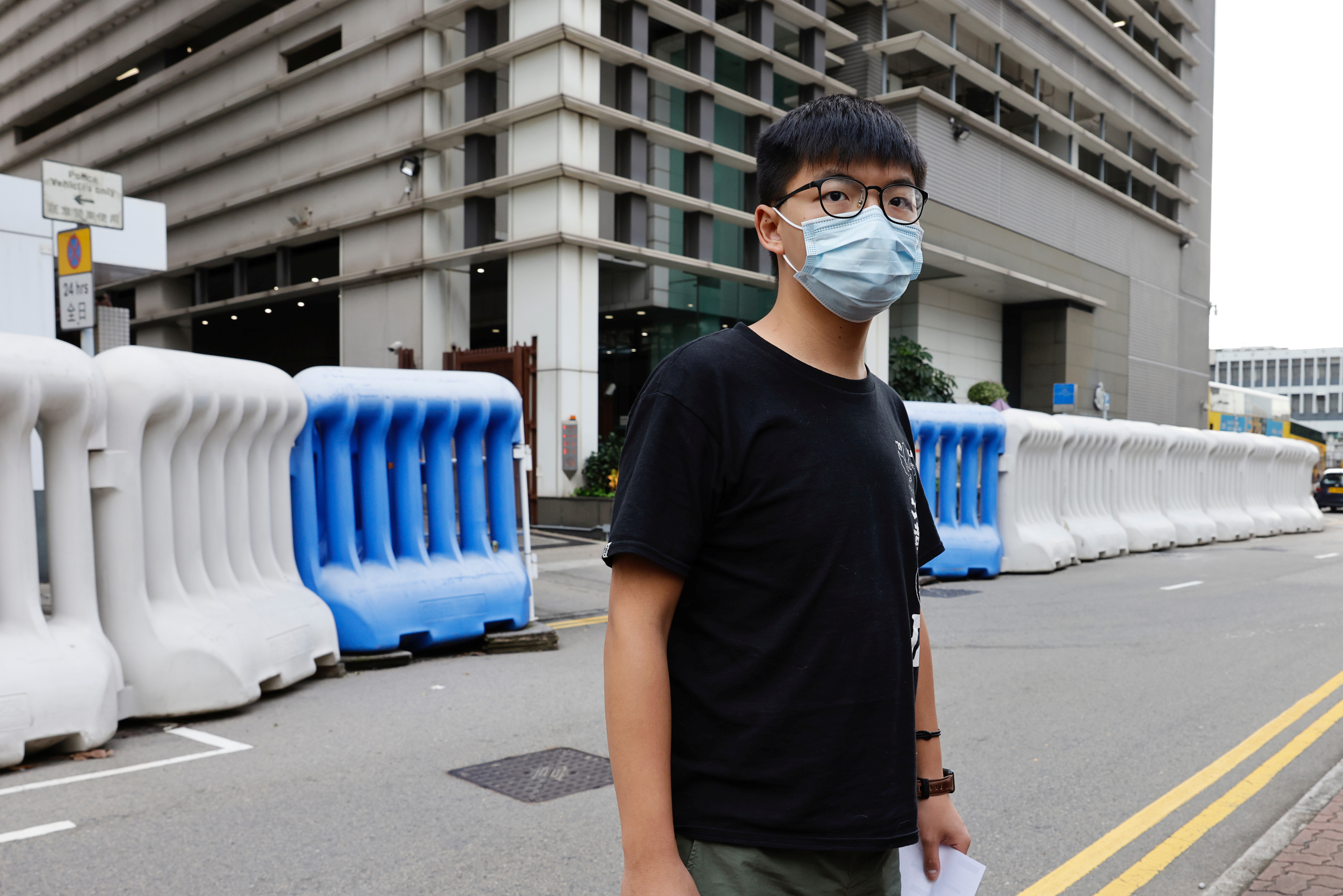 Régimen chino confinó al activista prodemócrata Joshua Wong en una celda en solitario y con las luces encendidas las 24 horas