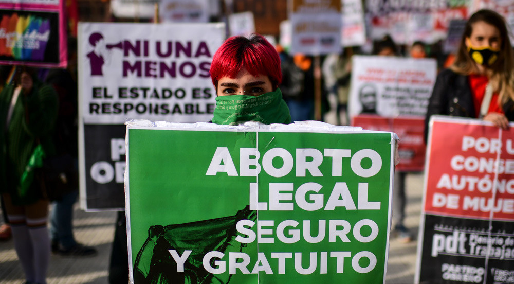 Feministas esperan la marea verde en México tras legalización del aborto en Argentina