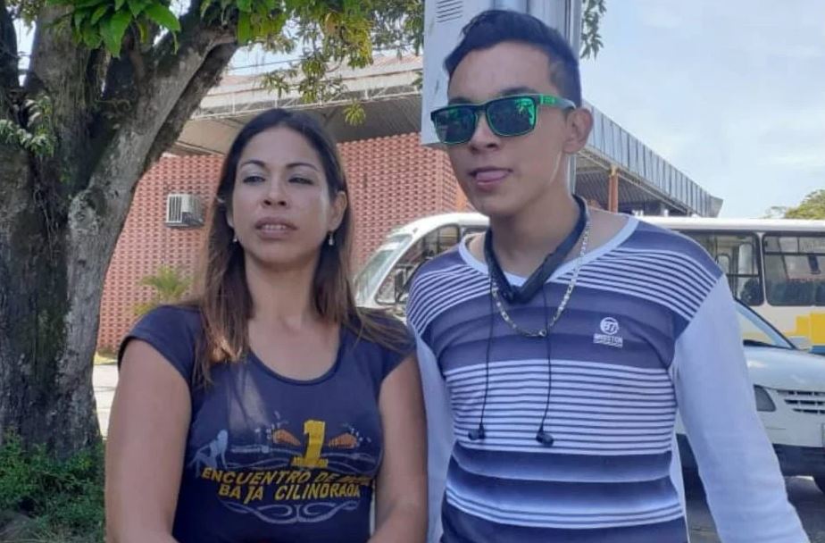 “Los policías que cegaron a mi hijo están en sus casas”: Madre de Rufo Chacón desenmascaró a Saab