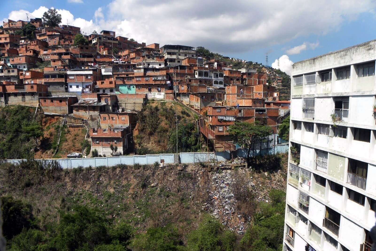 Caracas sufrió un día de disparos y detonaciones sin ningún reporte oficial