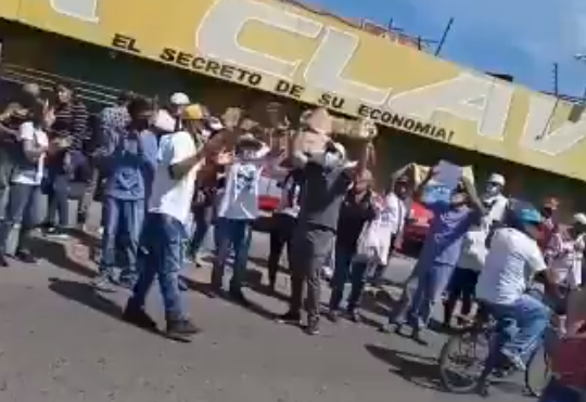 ¡Fuera Maduro!… Gritan los habitantes en Carora en plena protesta #28Sep (VIDEO)