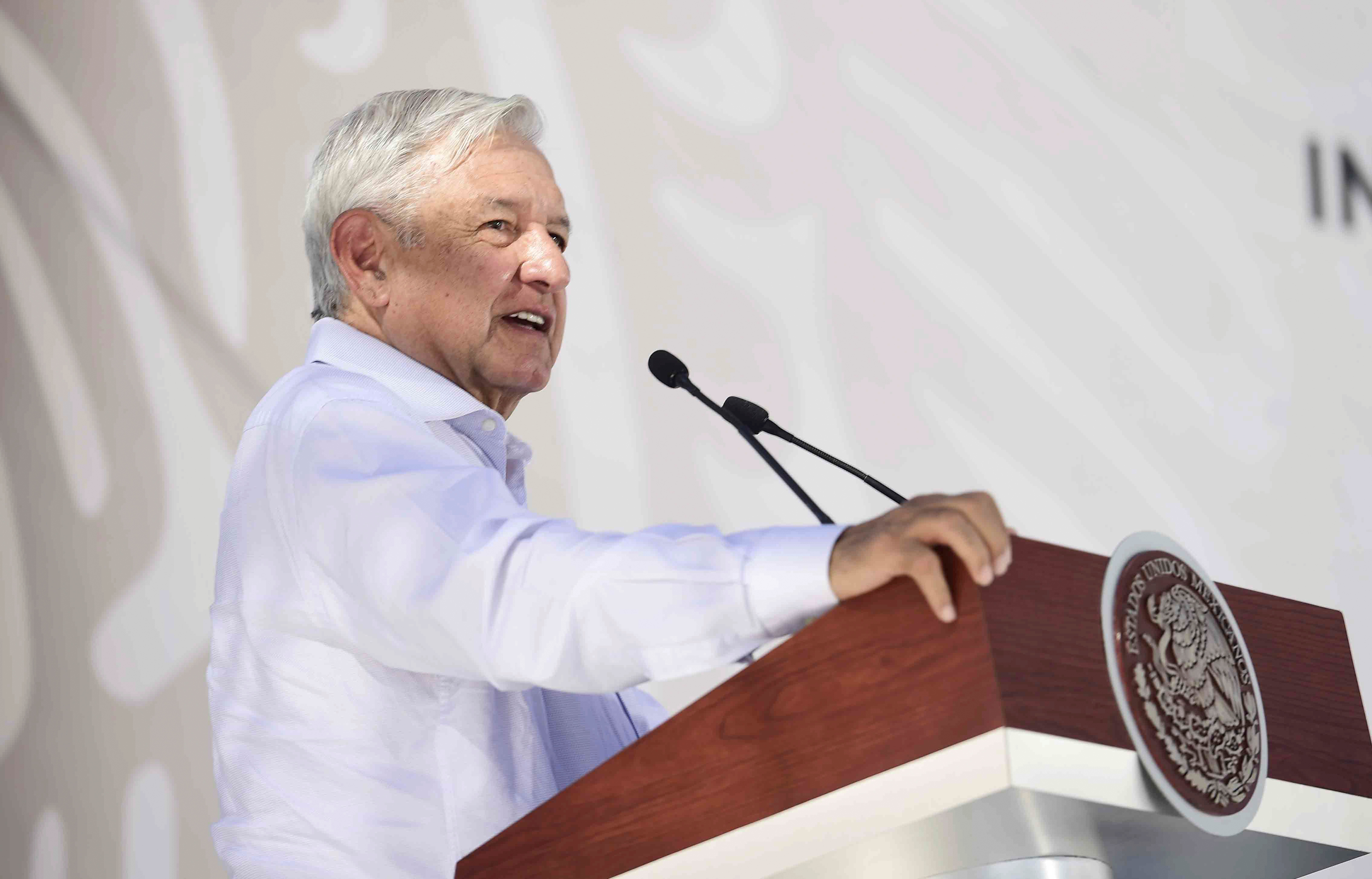 López Obrador anuncia que dio positivo por coronavirus