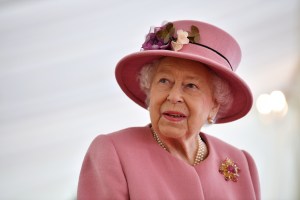La reina Isabell II rompe el silencio tras la entrevista del príncipe Harry y Meghan Markle