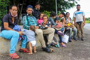 Los caminantes venezolanos se multiplican en la frontera en plena pandemia (VIDEO)