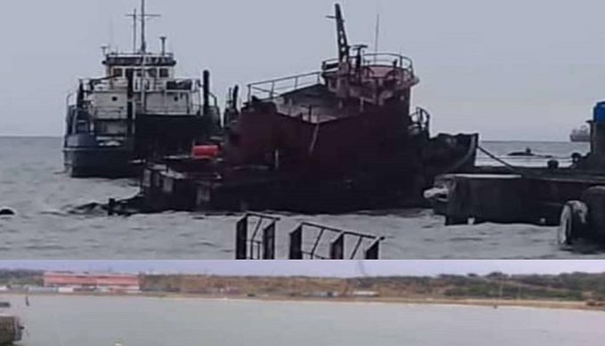 Reportan el hundimiento del astillero remolcador Vesca R-4 en Falcón (FOTOS)