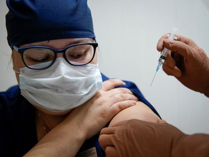 Rusia pausa ensayo de vacuna para el Covid-19 porque clínicas se quedan sin dosis