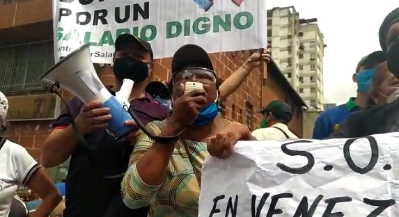 “La escuela destrozada”: La salsa interpretada por los docentes resteados… dedicada a Maduro y Aristóbulo (VIDEO)