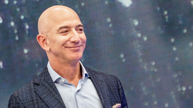 Las preguntas que se formula Jeff Bezos antes de contratar nuevos empleados en Amazon