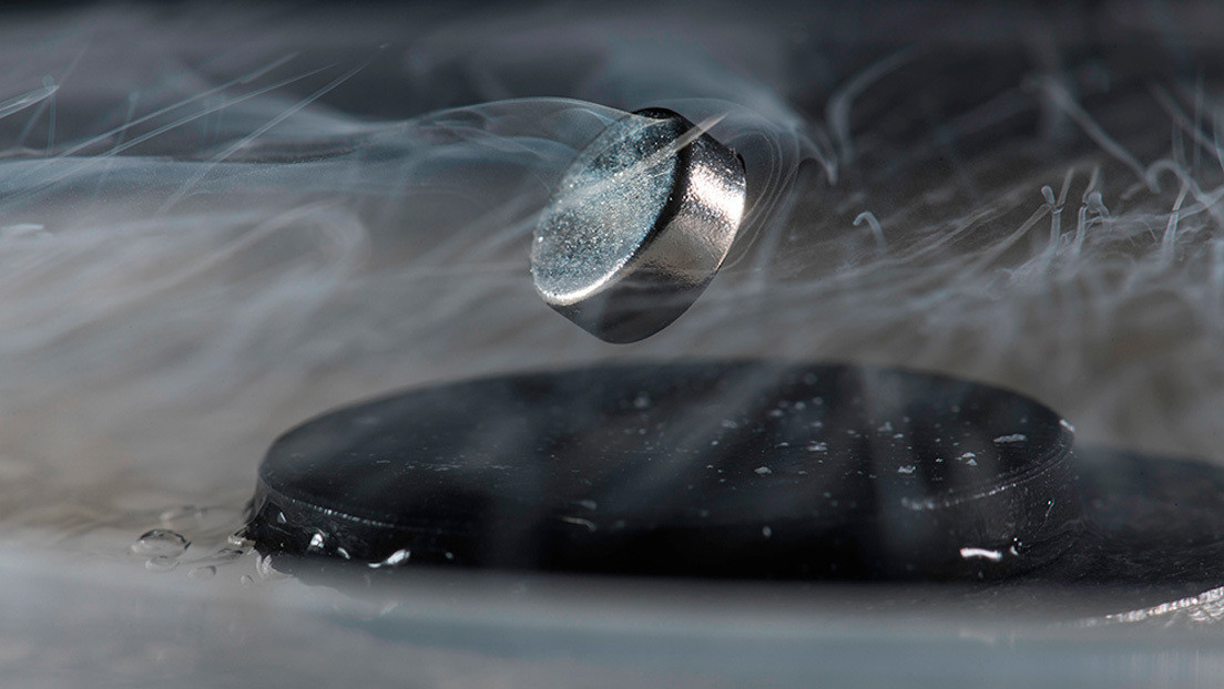 Es el santo grial: Científicos crean un material superconductor de electricidad a temperatura ambiente (VIDEO)