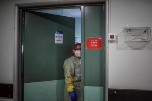 Portugal estudia vacunar primero a enfermos graves
