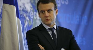 Macron, “consternado” por video de policías golpeando a un hombre de color en París