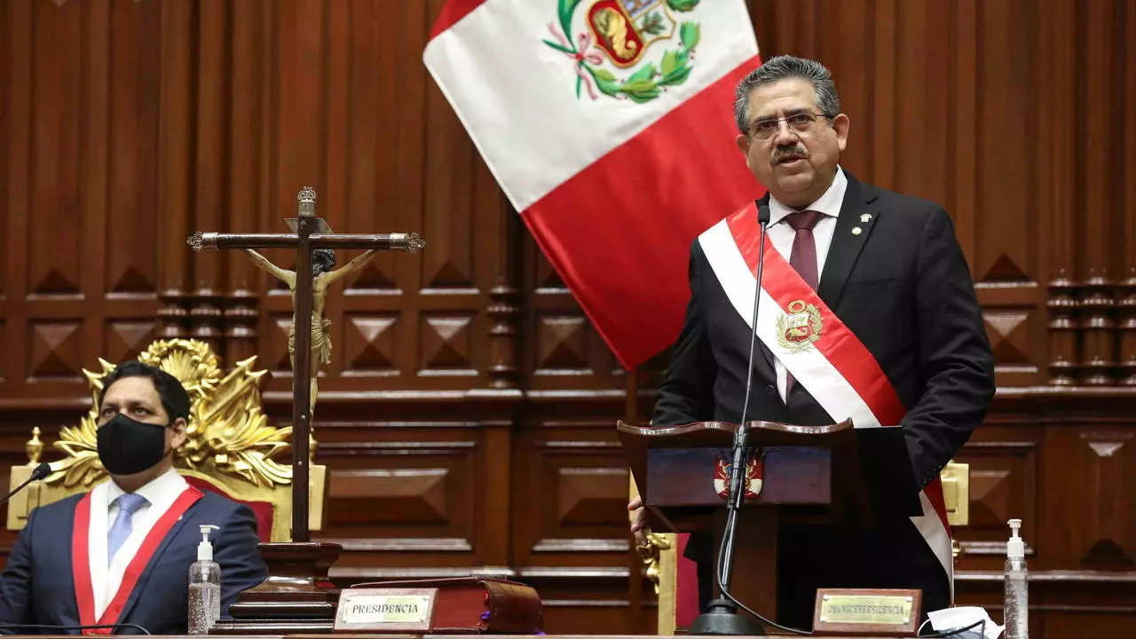 Manuel Merino renunció a la presidencia de Perú