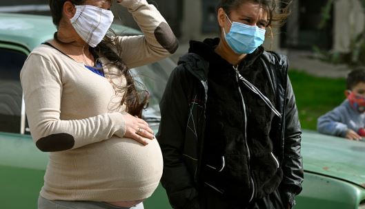 Mujeres embarazadas: ¿Corren más riesgo por coronavirus?