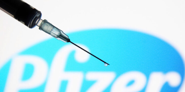 Otro país aprobó la vacuna de Pfizer contra el Covid-19