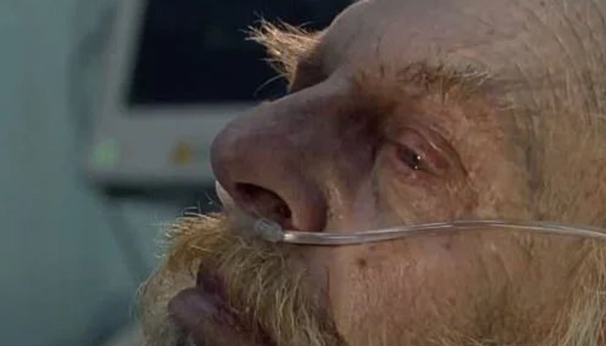 ¡Para reflexionar! Polémico anuncio de Navidad muestra a Papá Noel enfermo de Covid-19 (Video)