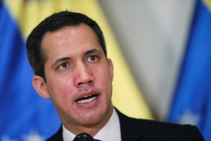 Guaidó condenó las acciones de la GNB en contra de los periodistas Luis Gonzalo Pérez y Rafael Hernández