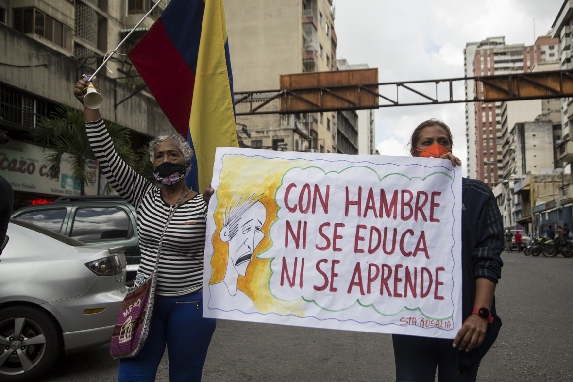 Profesores universitarios venezolanos no se pueden dedicar exclusivamente a la docencia