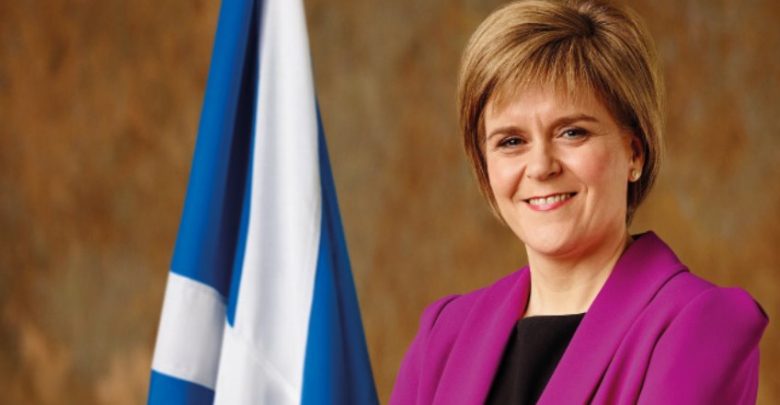 La policía libera a exministra principal de Escocia Nicola Sturgeon tras siete horas de interrogatorio