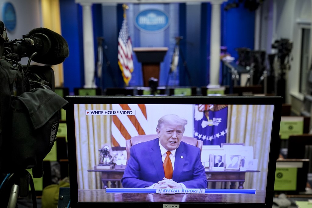 El presidente Donald Trump condenó los disturbios del #6Ene (VIDEO)