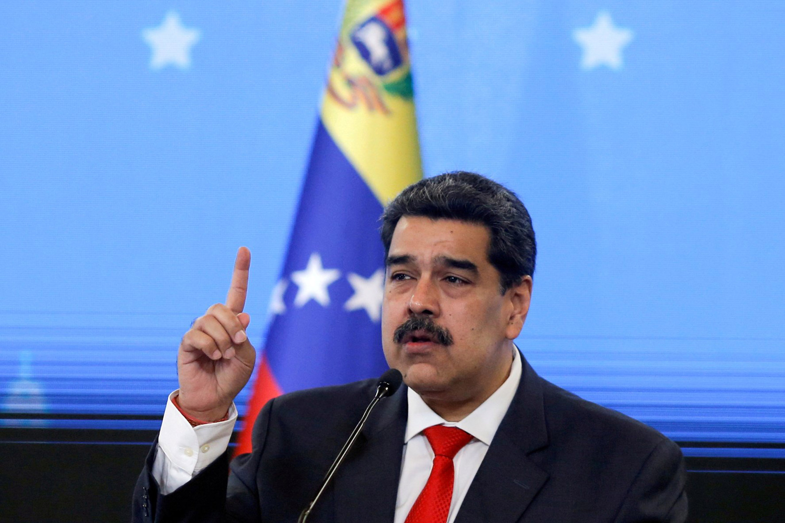 AP: Régimen de Maduro contrató a donante del Partido Demócrata por seis millones de dólares