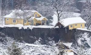 Al menos dos muertos y ocho desaparecidos tras avalancha de tierra en Noruega