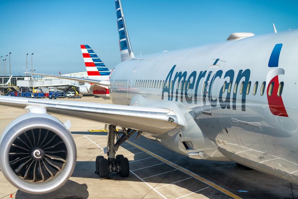 Piloto de American Airlines les dice a los fanáticos de Trump que los ‘dejará’ en Kansas si no se comportan