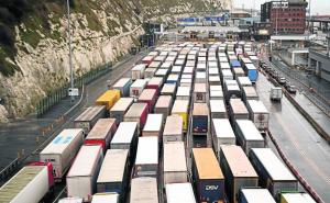 Casi 200 camiones pasaron por el Túnel de la Mancha “sin ningún problema” durante el primer día del brexit