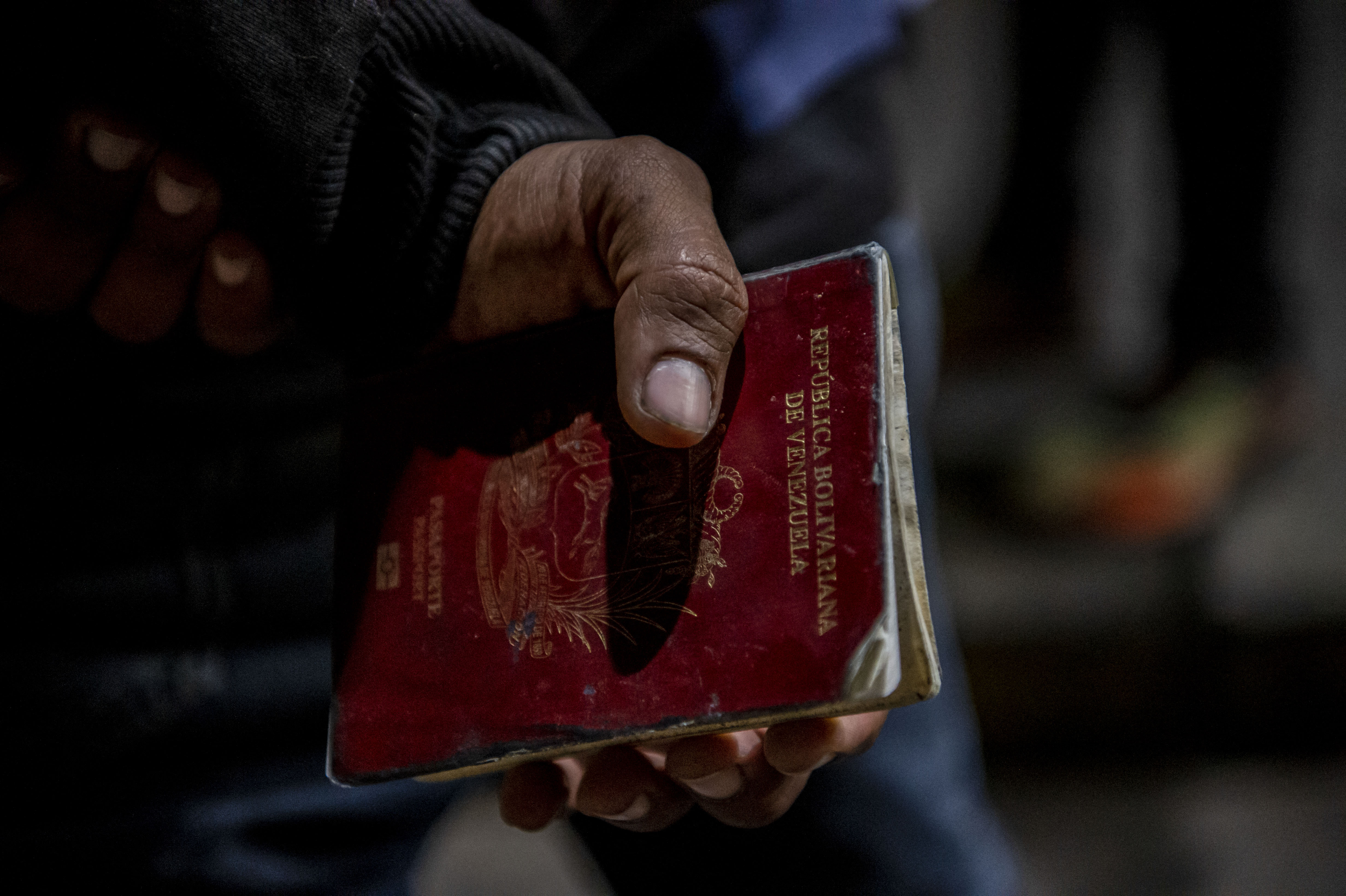 Régimen de Maduro decreta que pasaportes venezolanos tendrán vigencia de 10 años (GACETA)