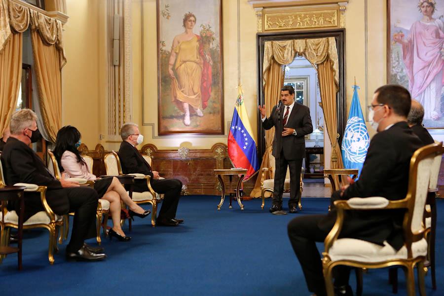 Maduro prometió un acuerdo para adquirir vacunas tras reunirse con relatora de la ONU