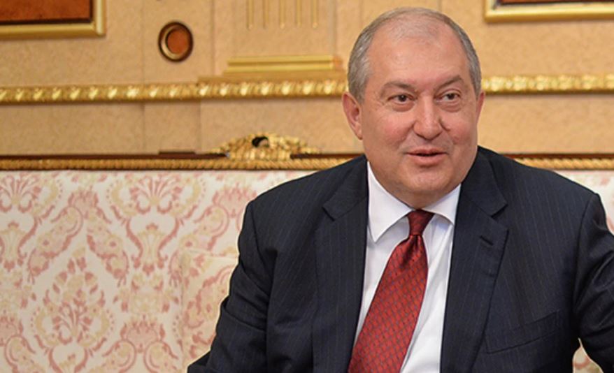 Presidente armenio rechazó firmar orden para destituir a jefe del ejército