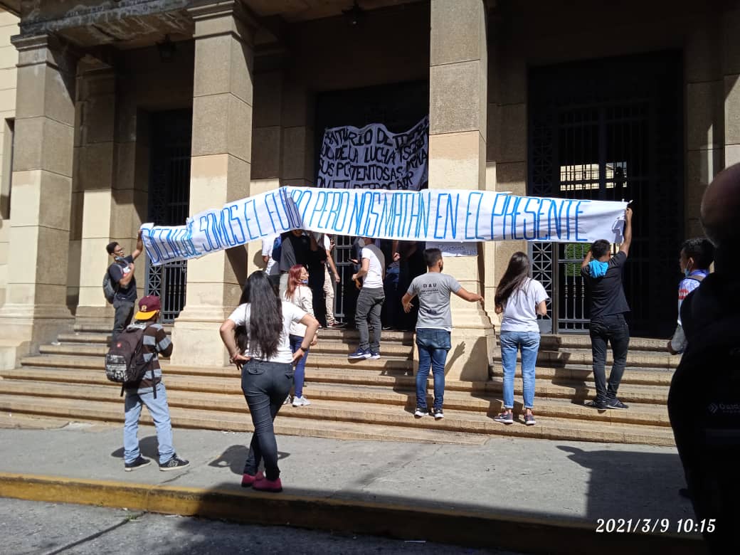 En Mérida estudiantes de la ULA rechazan violación de la autonomía universitaria (FOTOS)