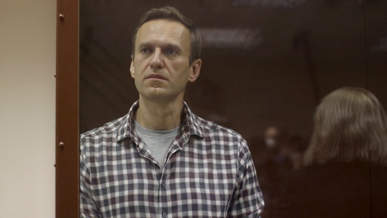 Navalny, acorralado por la Justicia rusa, disuelve su movimiento político