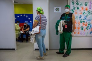 Expertos condenan falta de datos sobre vacunación de refuerzo en Venezuela