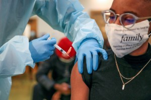 ¿Qué hacer para obtener la vacuna contra el coronavirus en Estados Unidos?
