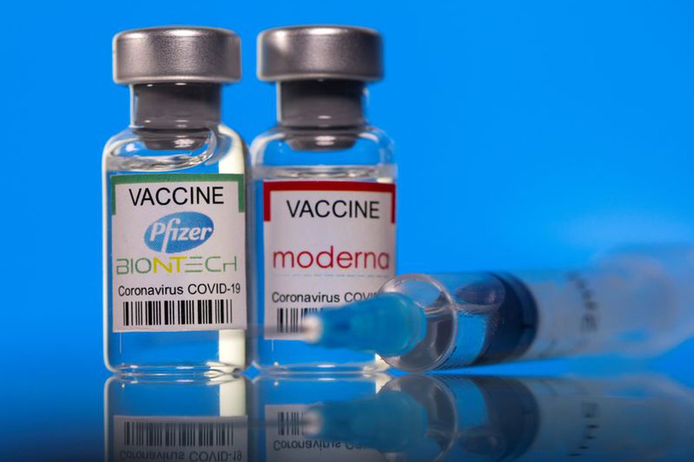 EMA confirma riesgo “muy raro” de miocarditis y pericarditis con vacunas Pfizer o Moderna