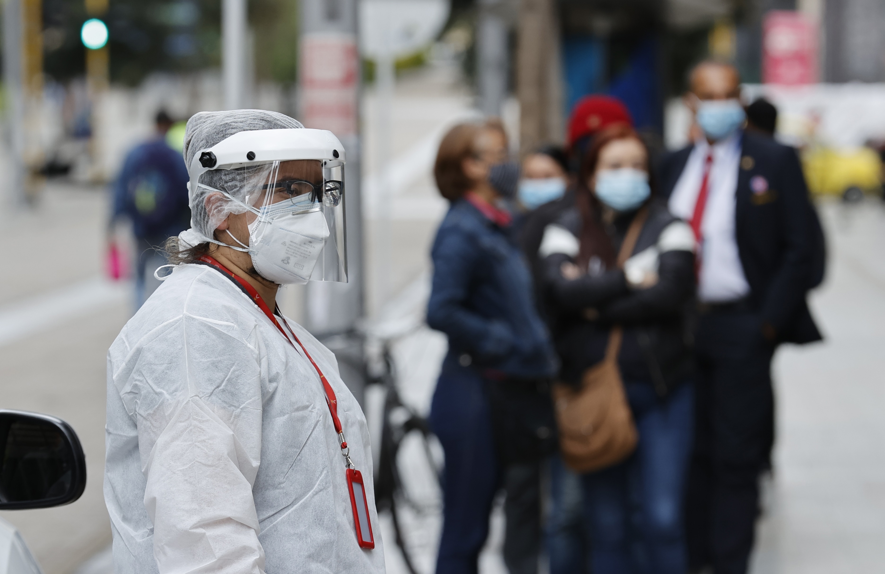 Colombia sumó más de 16 mil contagios y Bogotá declaró alerta roja hospitalaria