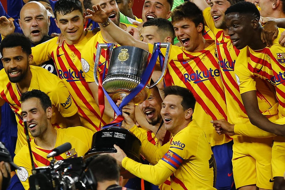 Messi se convirtió en el segundo jugador con más títulos de la historia